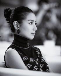 明星犯错,从辉煌跌落谷底的瞬间